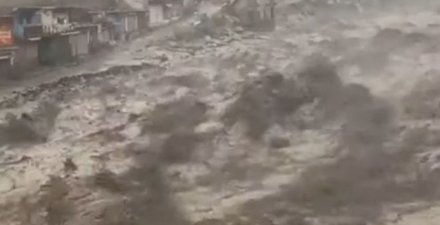 watch mahandri bridge washed away by heavy rains leaving tourists stranded in kaghan valley watch mahandri bridge washed away by heavy rains leaving tourists stranded in kaghan valley
