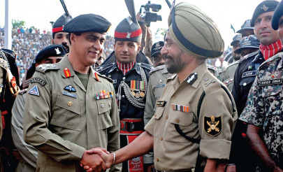 new era of ties gilani greets singh on india s independence day