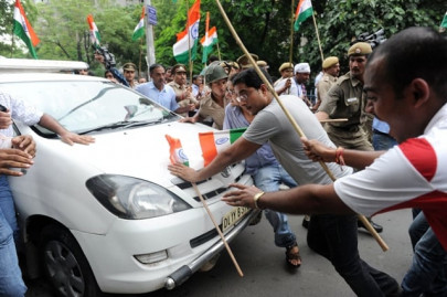 india detains anti graft activist ahead of fast india detains anti graft activist ahead of fast