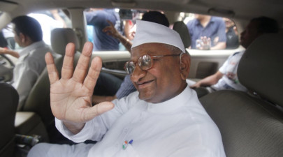 anna hazare determined to resume fast as police mull release anna hazare determined to resume fast as police mull release