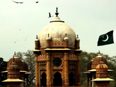 does aitchison give more importance to kinship than kgs does aitchison give more importance to kinship than kgs