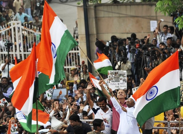 anna hazare leaves jail to start public fast