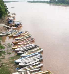 river ravi boatmen unhappy with low water level river ravi boatmen unhappy with low water level