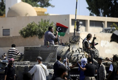 fighting rages near qaddafi compound south tripoli fighting rages near qaddafi compound south tripoli