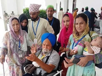 sikh brother meets muslim sister as kartarpur reunites another family