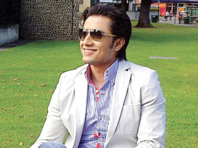 ali zafar signs london paris new york ali zafar signs london paris new york