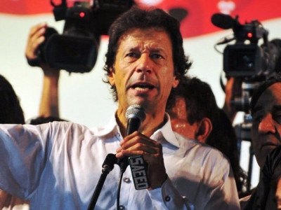 imran still in the game but will civil disobedience work