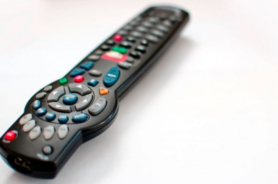 majority of pakistanis interested in tv ads poll