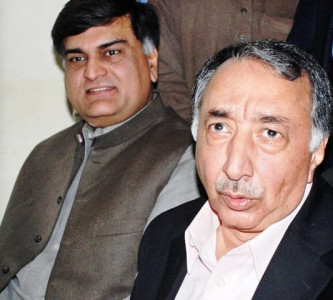 embezzlement scandal qureshi accuses govt of trying to sabotage nicl probe