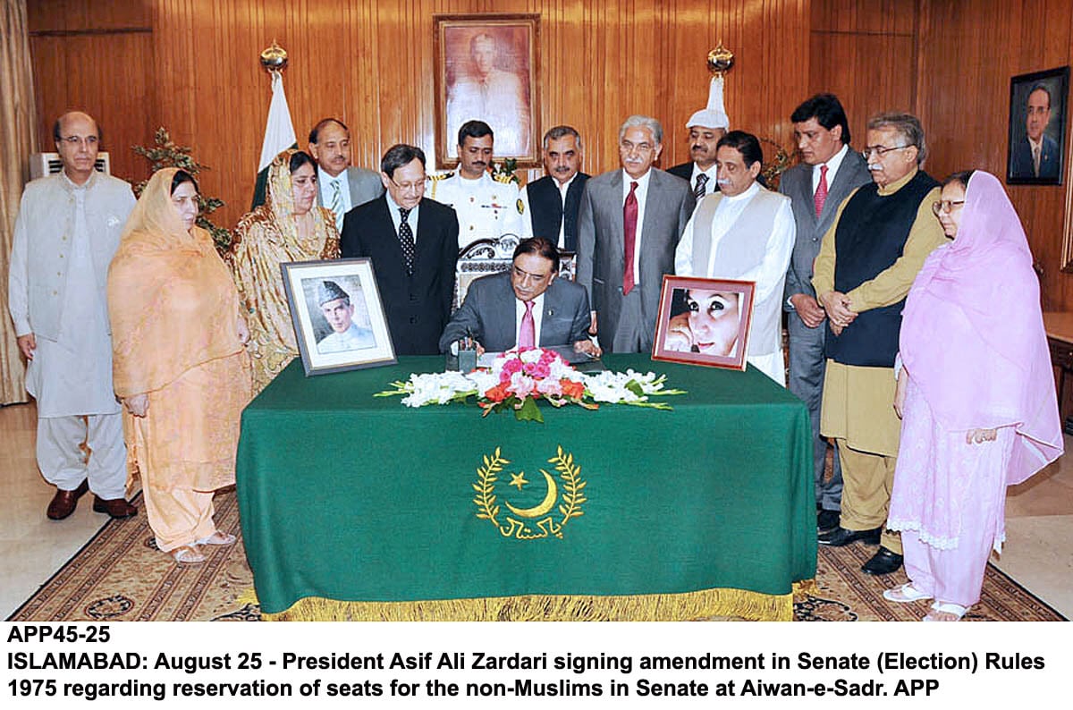 president signs amendment 4 seats for non muslims