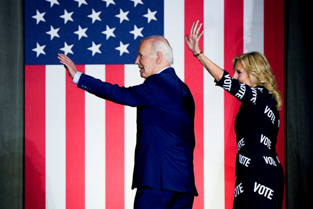 senior democrats rally behind biden rule out replacing him in election race senior democrats rally behind biden rule out replacing him in election race