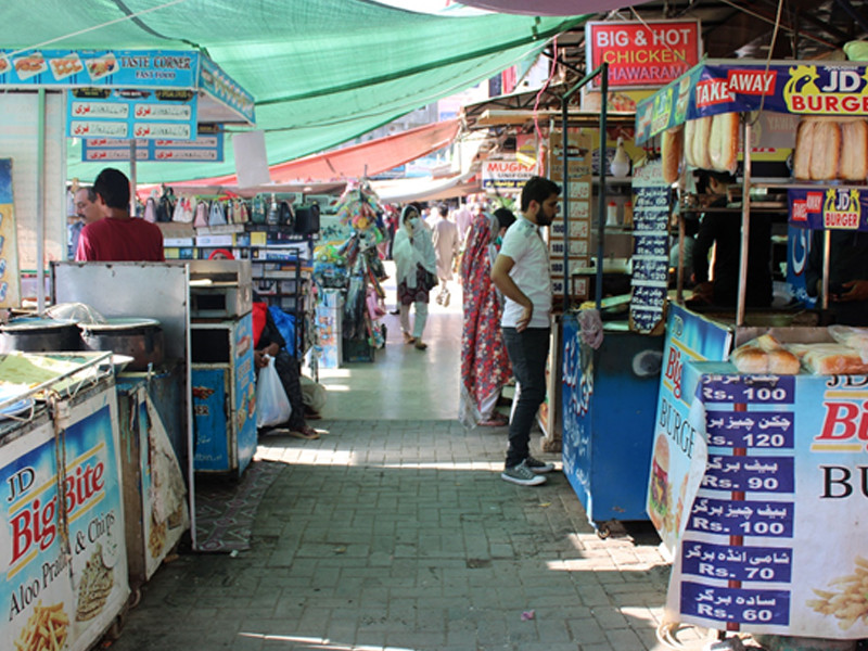 old vendors resist new stall allocations