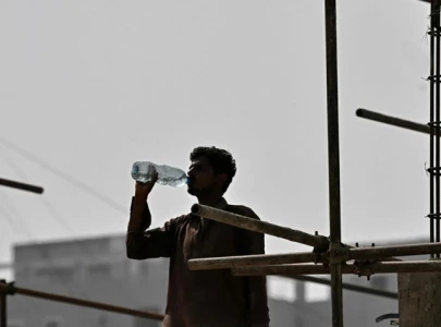 drop in temperature brings relief in karachi