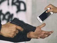 robbers target children snatch mobile phones cash