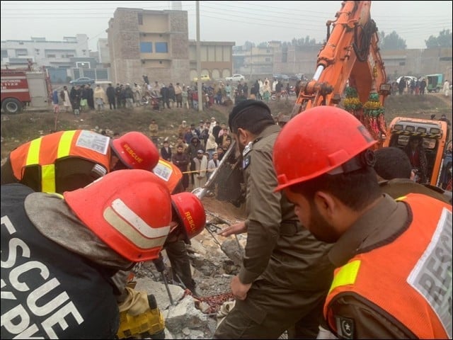 nowshera cylinder blast photo express