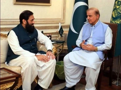 punjab governor meets pm ahead of likely signing of pa dissolution summary