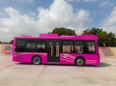 sindh govt to launch public bus service for women