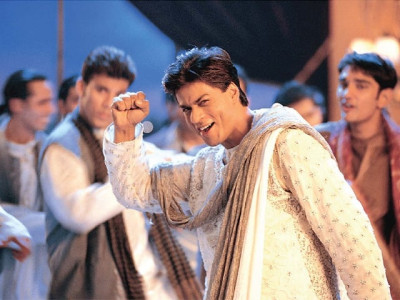 shahrukh khan bows to ganpati at rani mukherji s house shahrukh khan bows to ganpati at rani mukherji s house