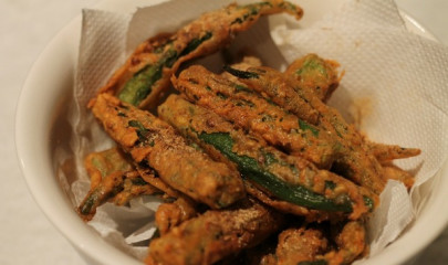 soggy rains and crunchy okra pakoras soggy rains and crunchy okra pakoras