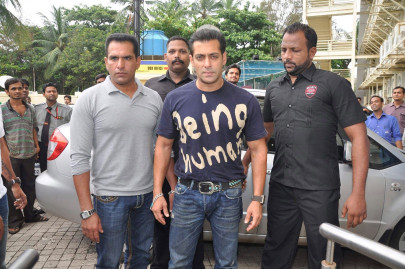 salman s bodyguard rakes in 1 4 mn in north america salman s bodyguard rakes in 1 4 mn in north america
