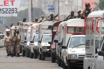 karachi crackdown over 100 suspects picked up