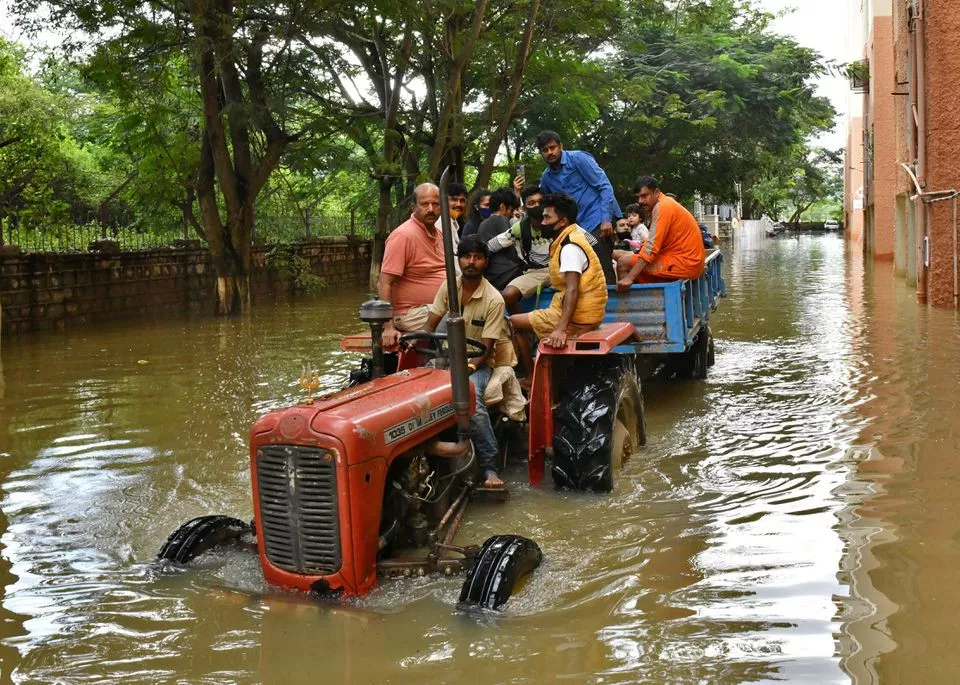 traffic water shortages floods the slow death of india s tech hub traffic water shortages floods the slow death of india s tech hub