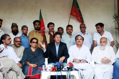 imran khan on karachi violence political parties must abolish militant wings