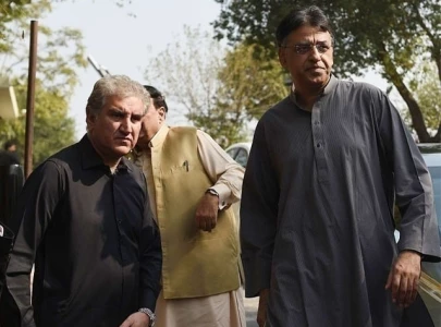 police stops pti leaders from entering ihc