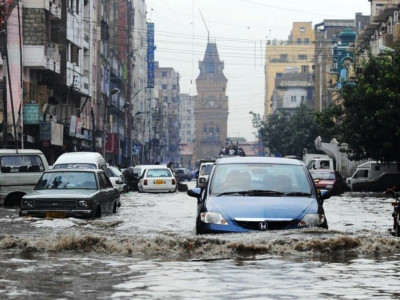 traffic police frazzled at criticism for tarffic jams during rainfall traffic police frazzled at criticism for tarffic jams during rainfall