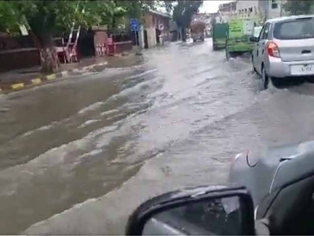 lahore experiences heaviest rainfall in 30 years photo screengrab express news