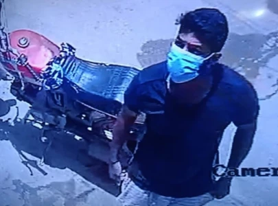 video of shameless naked man harassing young girl in karachi goes viral video of shameless naked man harassing young girl in karachi goes viral