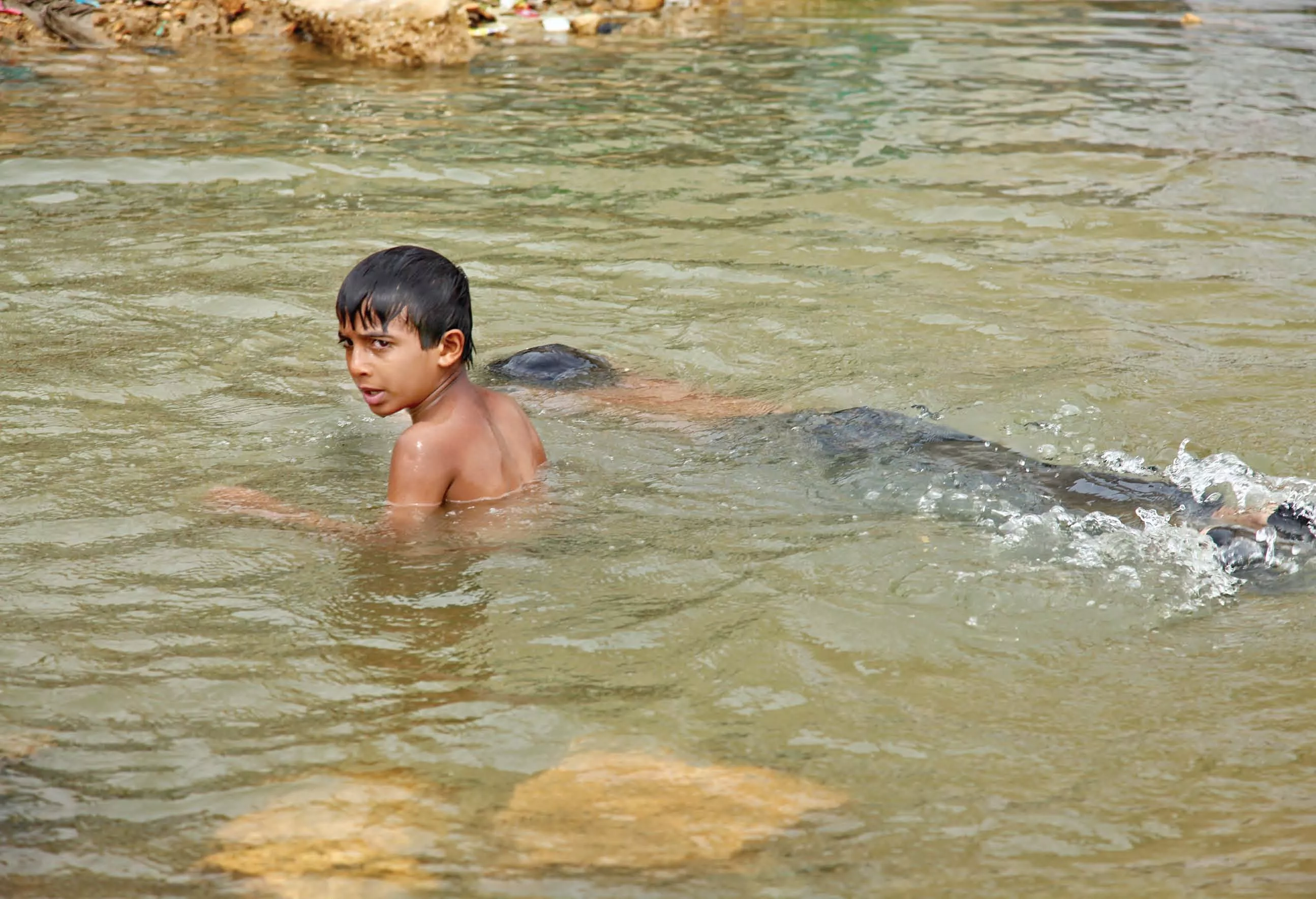 children can play in the rain just not standing water experts