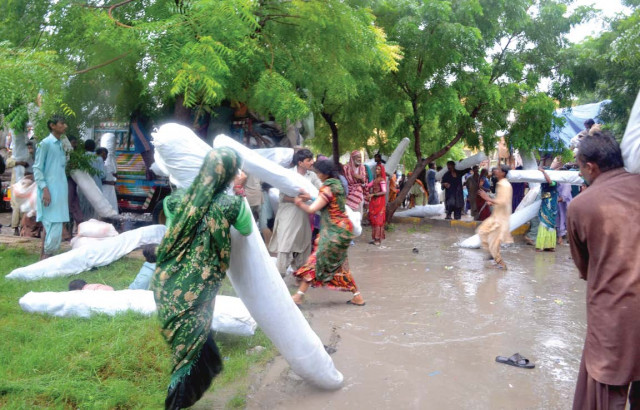 2011 floods sindh submerged in flood of miseries 2011 floods sindh submerged in flood of miseries