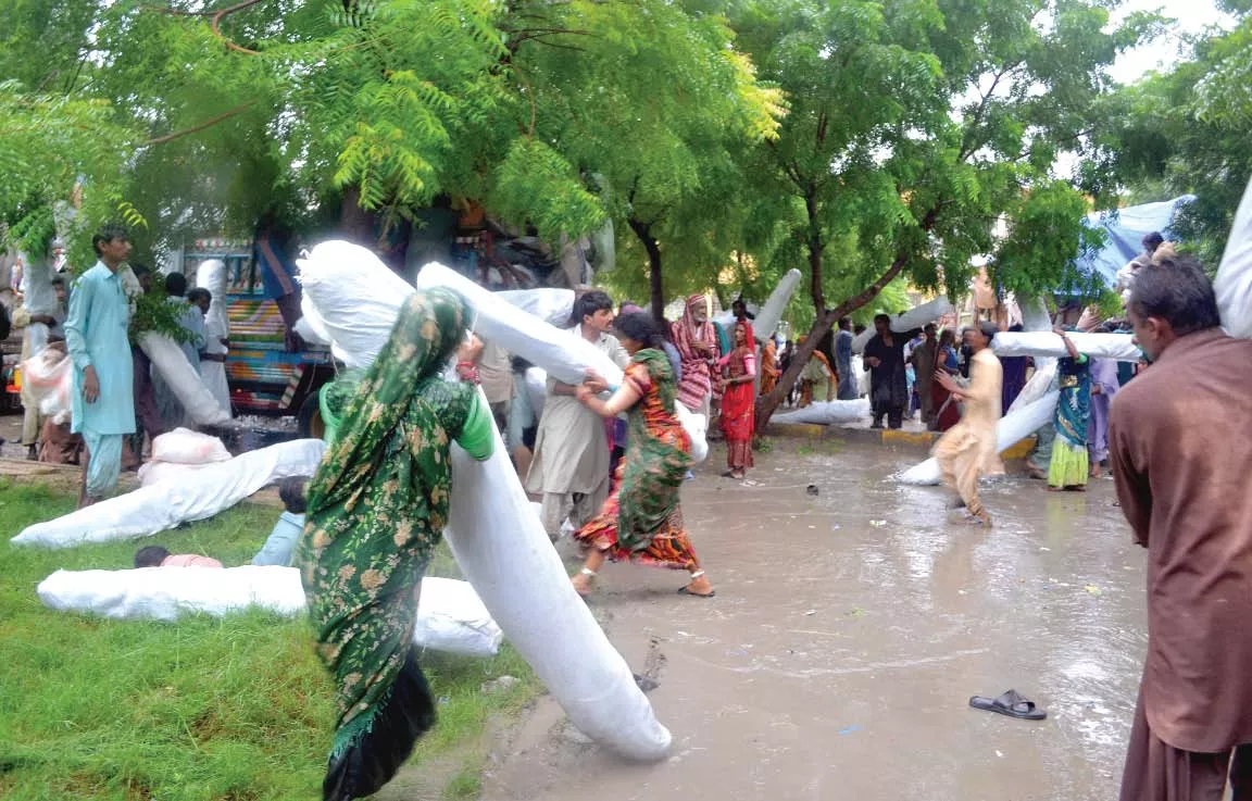 2011 floods sindh submerged in flood of miseries 2011 floods sindh submerged in flood of miseries