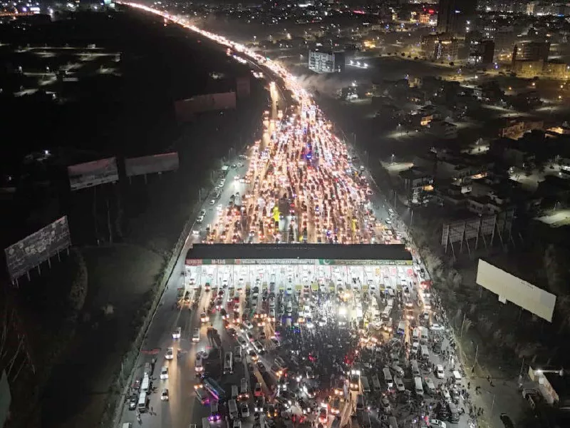 capital showdown begins as pti caravan breaks barriers capital showdown begins as pti caravan breaks barriers
