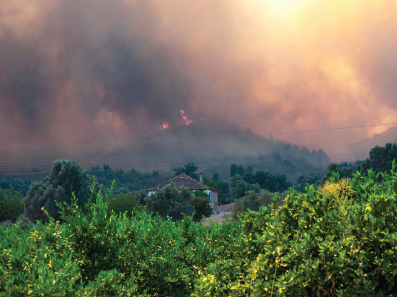 Rescuers evacuate 50,000 as Turkey battles wildfires  tribune.com.pk