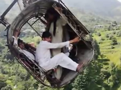 three rescued after chairlift malfunction three rescued after chairlift malfunction