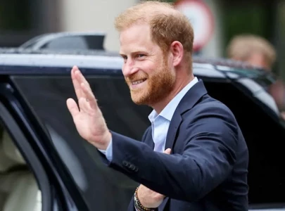 prince harry to travel alone to london
