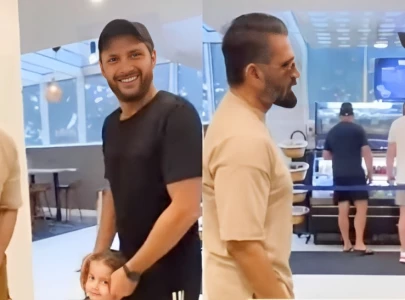 viral watch suniel shetty meets shahid afridi and his daughters in wholesome exchange