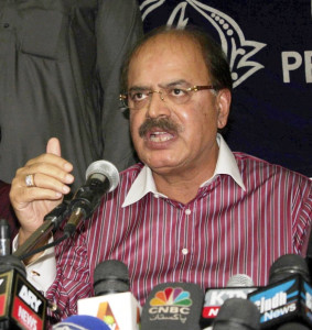 manzoor wassan rejects mirza s claim of issuing 300 000 arms licences manzoor wassan rejects mirza s claim of issuing 300 000 arms licences