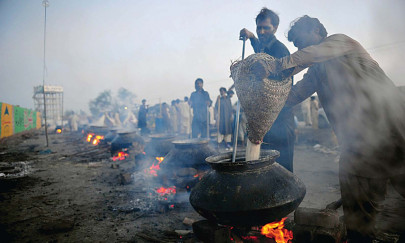 sailing fast pakistan s breadbasket reels from more floods