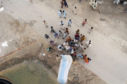 as water flows donors ebb