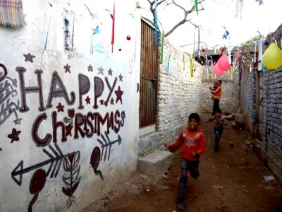 celebrate christmas pakistan
