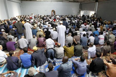 france bans all prayers from its streets