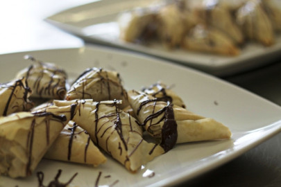 winter cravings have some banana samosas with a chai chocolate twist winter cravings have some banana samosas with a chai chocolate twist