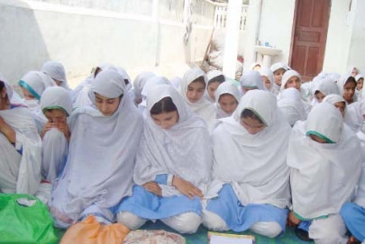 students lose out in donor contractor tussle