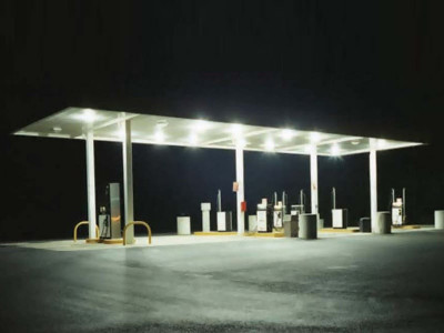 convention govt trying to resolve cng dealer issues hussain