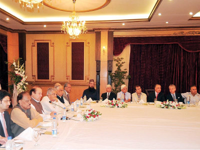 law and order nawaz demands ban on parties militant wings