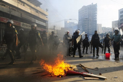 bangladesh police detain 300 jamaat e islami party members