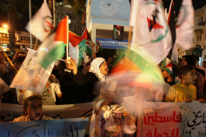 thousands of palestinians rally in support of un bid